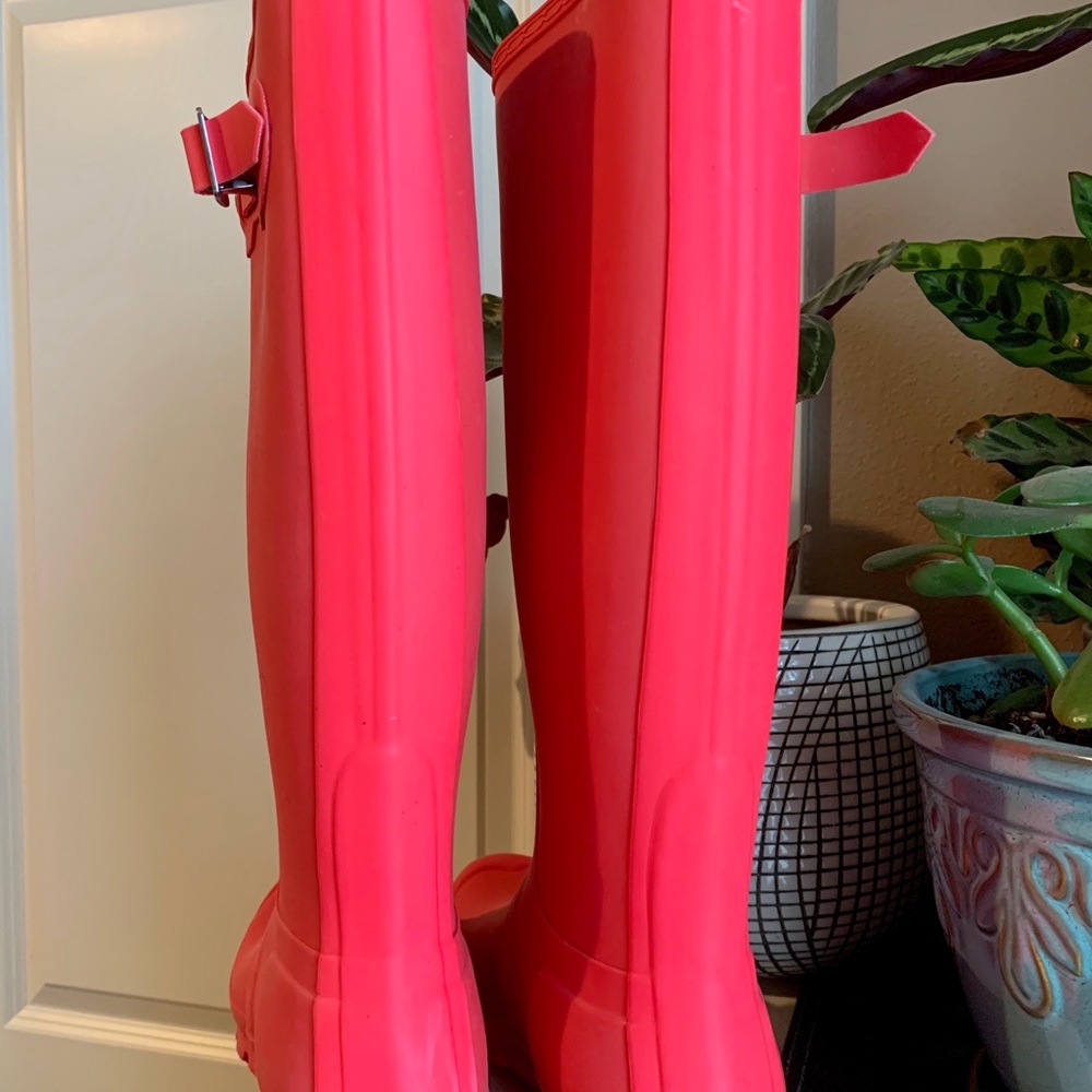Hunter boots. Pink size 38 EU/7 (US). New!